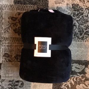 Victoria Secrets Sherpa Blanket